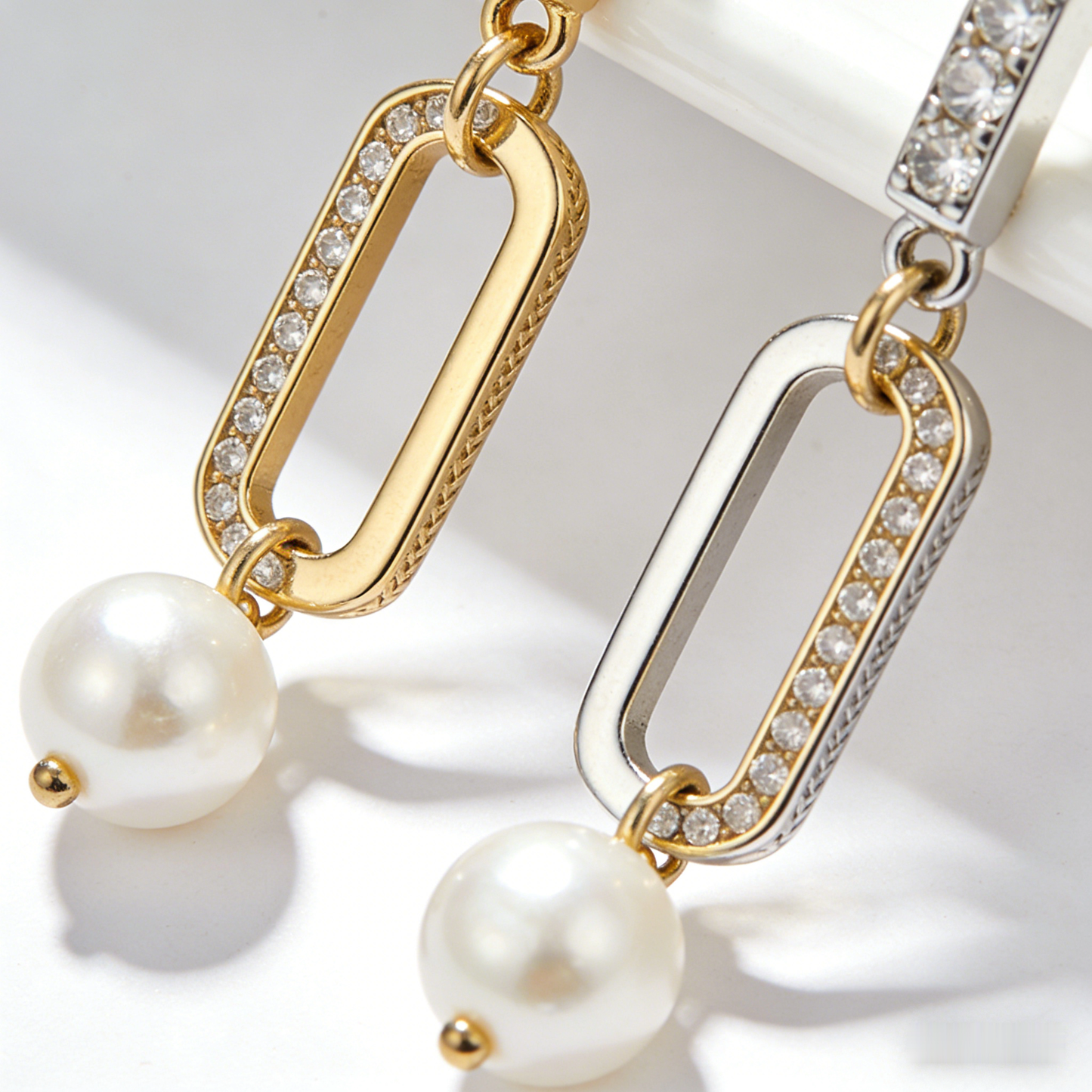 🧱 “Constructivist Akoya Link” – 18 Hours Modular Assembly | Rectangle Gold-Tone Loop × Rectangle Silver-Tone Pave Loop × Solitaire Pearl 🔗